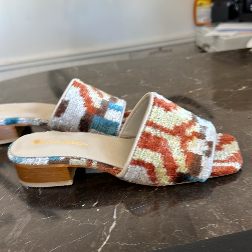 NWT velvet slide size 37 - Picture 2 of 4